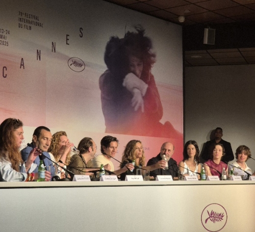 cinéma, film, critique, La venue de l'avenir, Cédric Klapisch, critique de la venue de l'avenir de Cédric Klapisch, Vincent Macaigne, Julia Piaton, Zinedine Soualem, Abarahm Wapler, 78ème Festival de Cannes, Rob, Paris, Suzanne Lindon, Vassili Schneider, Paul Kircher, Sara Giraudeau