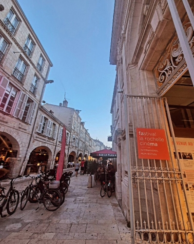 festival la rochelle cinéma 2026,54e fema,fema 2026,cristian mungiu,jacques tati,les vacances de monsieur hulot,playtime,trafic,l'inconnue d'arthur harrari,adieu monde cruel de félix de givry,festival,cinéma,film,youssef chahine